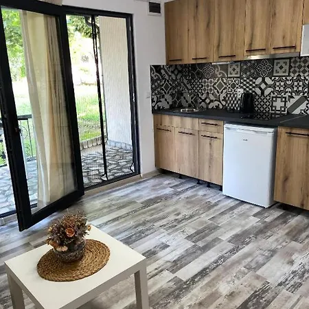 Sea House 2 * ביאלה